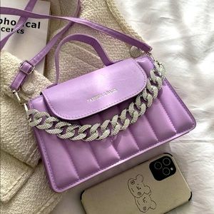 Letter graphic chain decor flap square bag